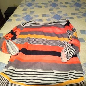 Cute top for fall size medium